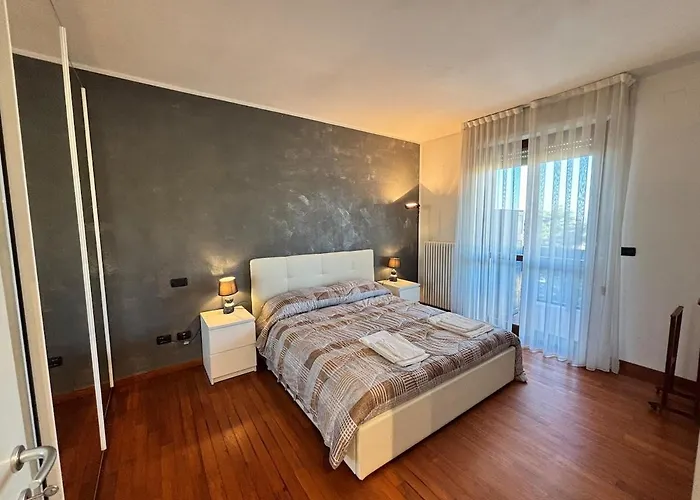 A Due Passi Dal Centro *